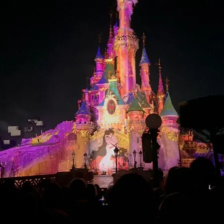 Near The Eiffel Tower アパート *