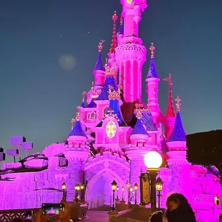 Bonito Cerca De La Torre Eiffel *