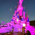Bonito Cerca De La Torre Eiffel *